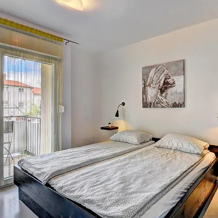 Lina Apartment Pula Exterior photo