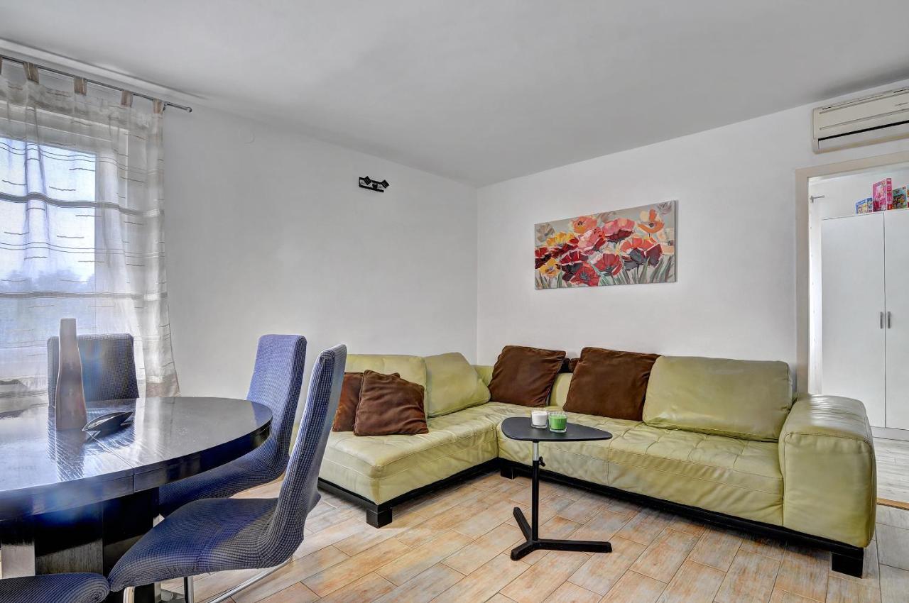 Apartamento Lina Pula